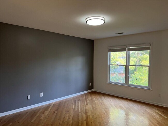 Building Photo - 4510 Chattahoochee Plantation Dr SE