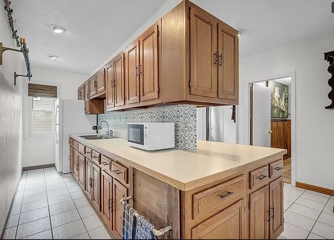 Building Photo - 62 Hamilton St