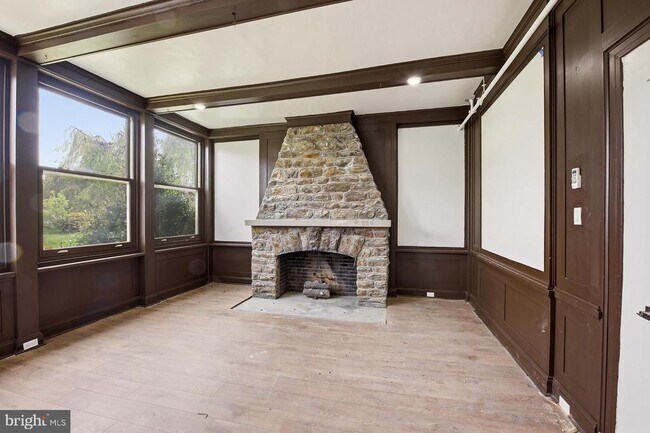 Building Photo - 6012 Ridge Ave