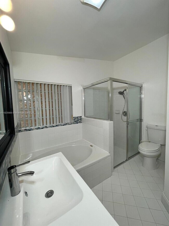 Building Photo - 4136 Sapphire Terrace