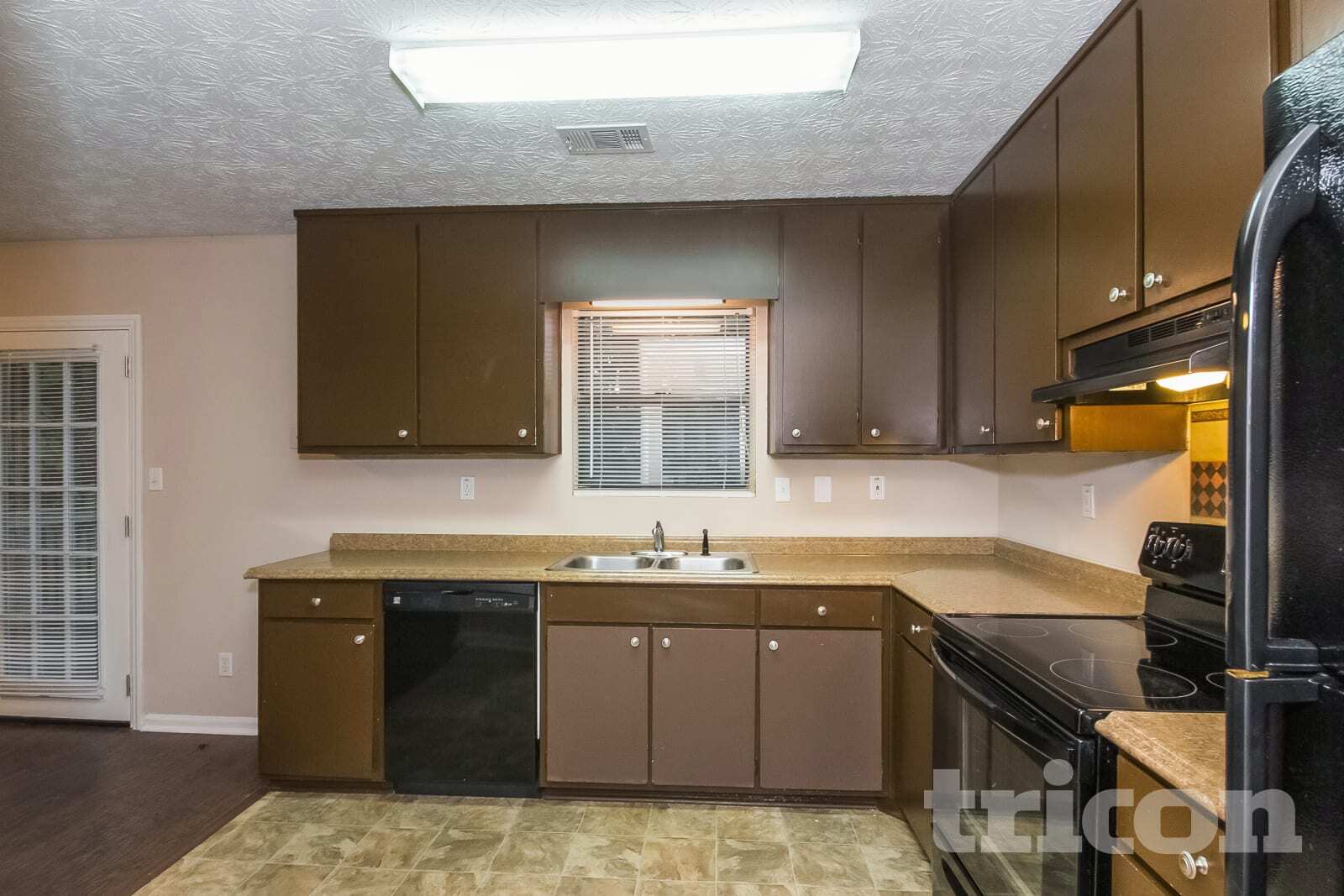 Building Photo - 3341 Goldenchain Dr