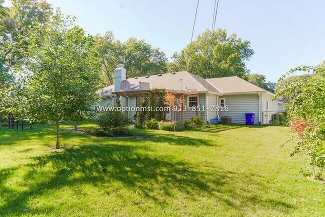 Building Photo - Fantastic four-bedroom ranch in the heart ...