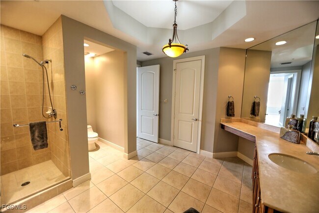 Building Photo - 2104 W First St