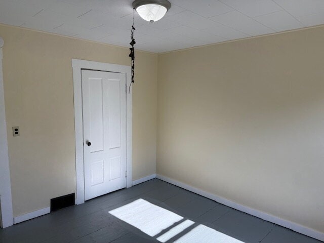 Building Photo - Newly Updated!! 3 Bed, 1 Bath Apartment in...