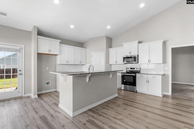 Building Photo - 1351 Montford Dr