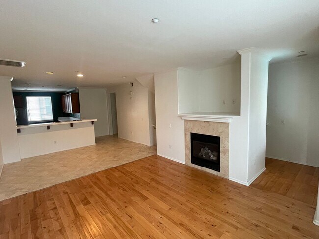 Building Photo - Charming 4 bedroom 4 bathroom in heart of East Lake!