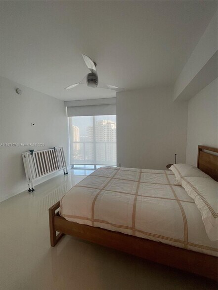 Building Photo - 465 Brickell Ave