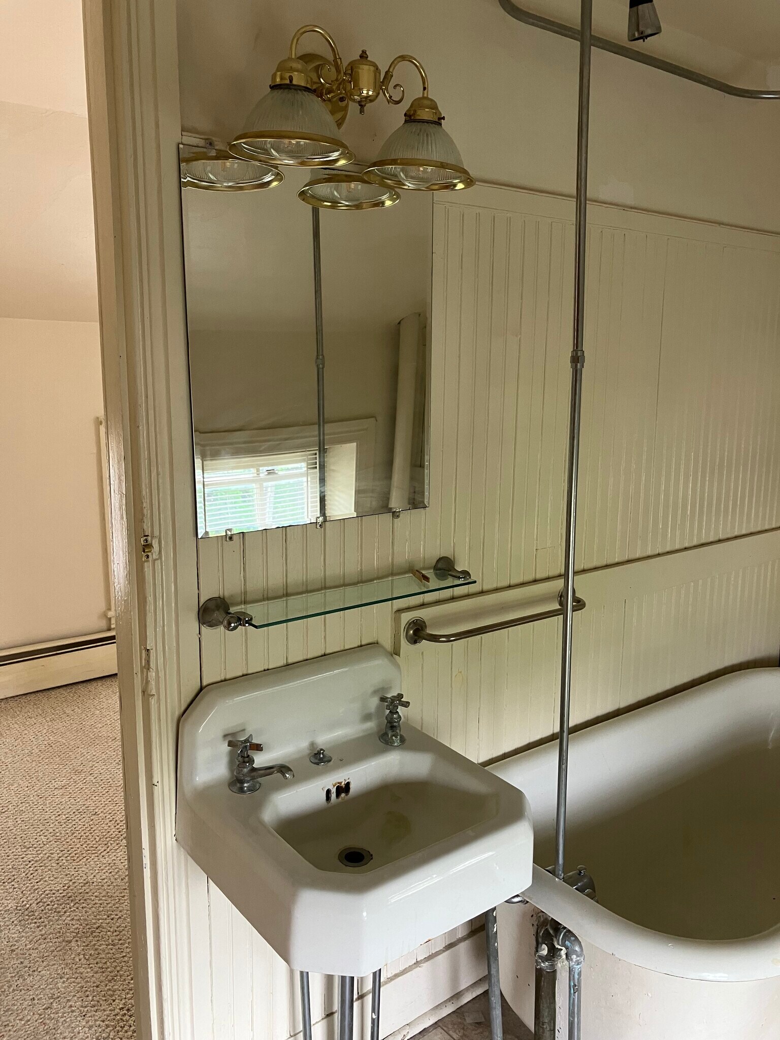 Building Photo - 228 W Franklin St