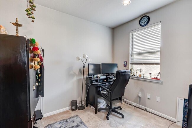 Building Photo - 722 Kingston Pl