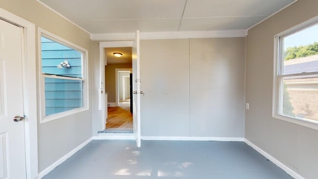 Building Photo - 1371 W 85th St