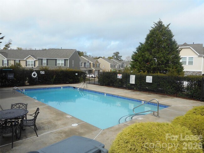 Building Photo - 2406 Madeline Meadow Dr