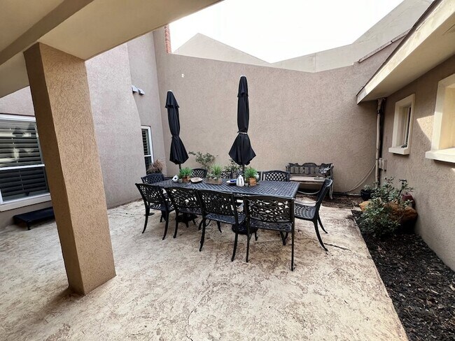 Building Photo - 37 Lafayette Pl