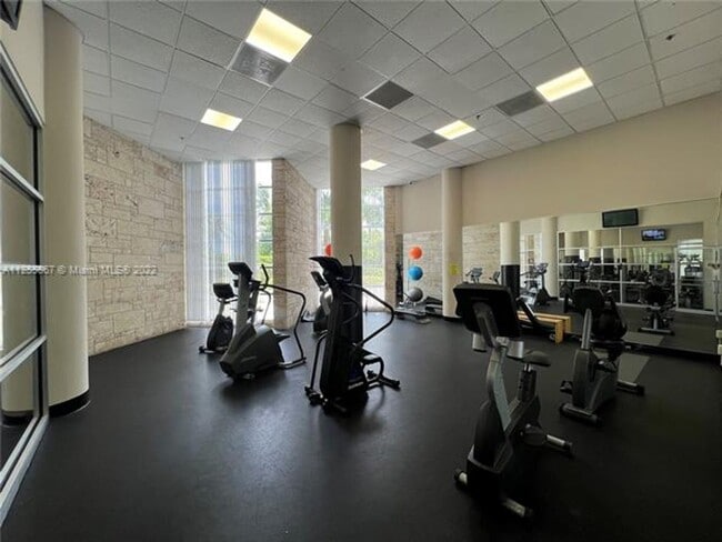 Building Photo - 5161 Collins Ave