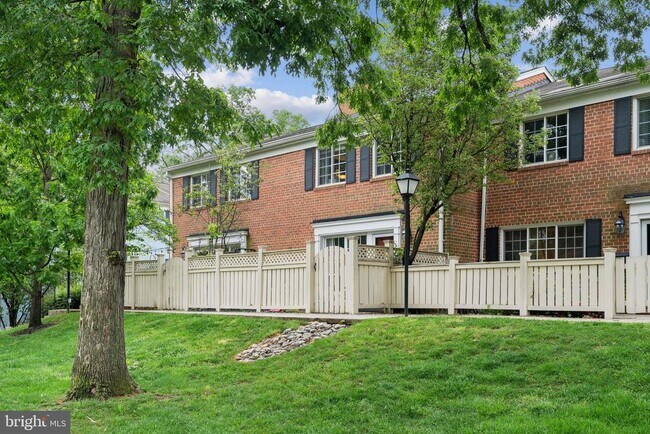 Building Photo - 1547-A N Van Dorn St