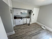 Building Photo - 1244 Perkiomen Ave