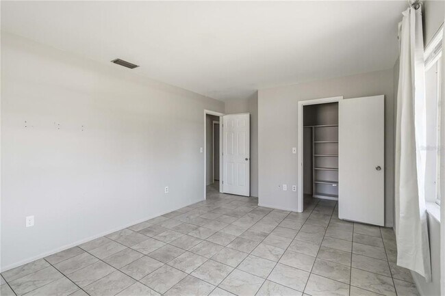 Building Photo - 304 Lantana Ave