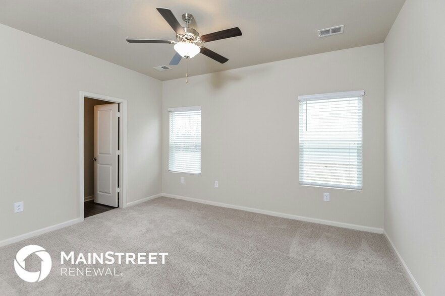 Building Photo - 250 Smith Glen Dr