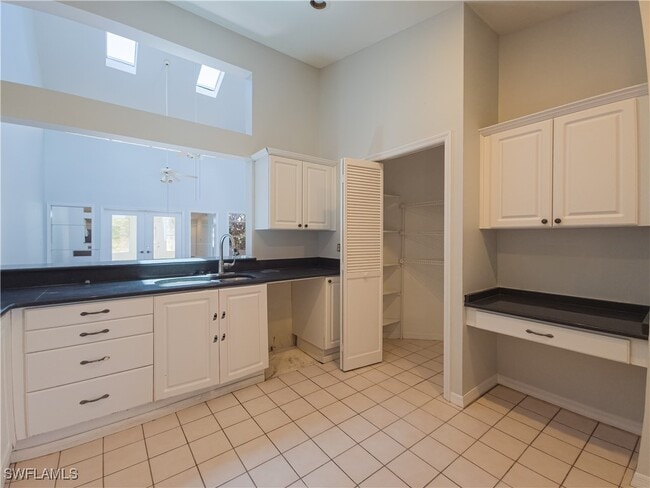 Building Photo - 607 Brookwood Pl