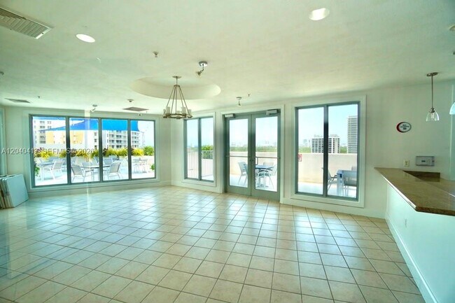 Building Photo - 1830 Radius Dr