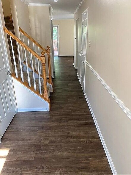 Building Photo - 4662 Louise St Claire Dr