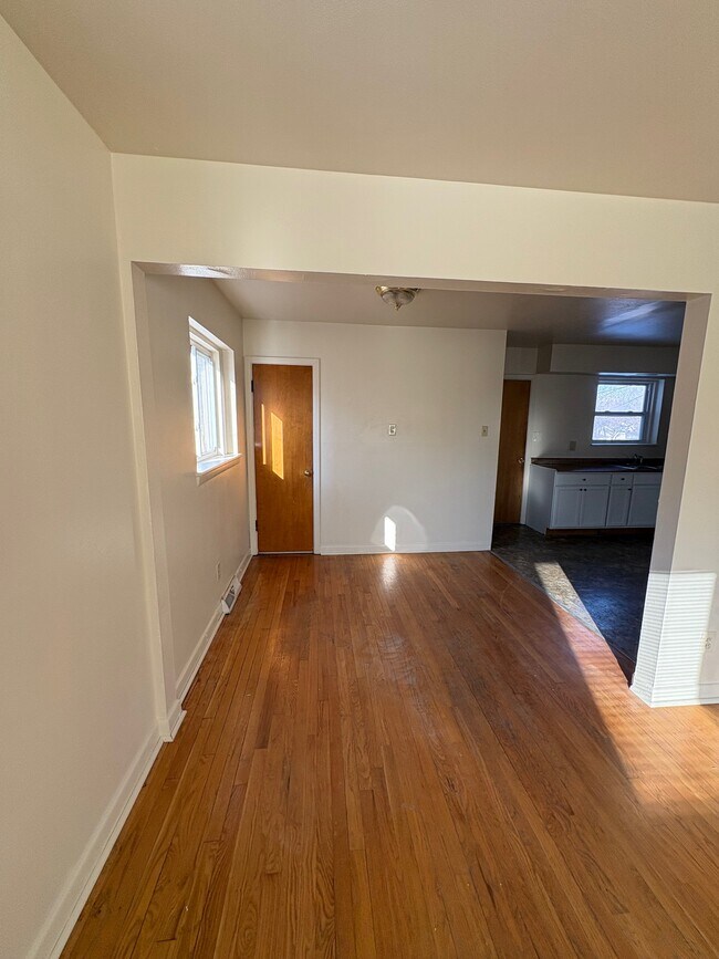 Building Photo - 9111 Northcrest Ln