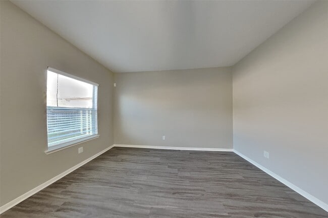 Building Photo - 4319 Mount Vinson Way