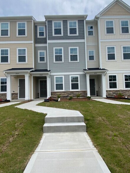 Primary Photo - Room in Townhome on Kasota Ln