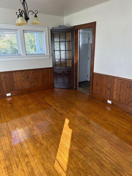 Building Photo - 906 Prospect Ave