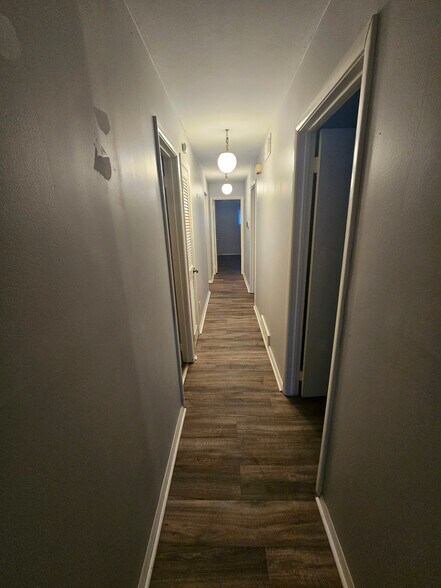 Building Photo - 659 Andrews Rd