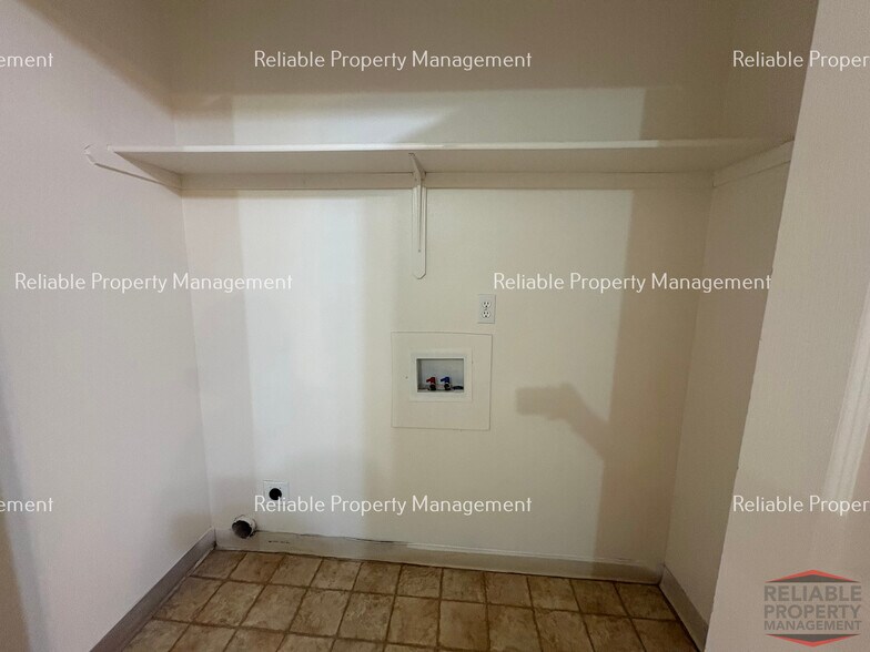 Building Photo - 2153 Stace St