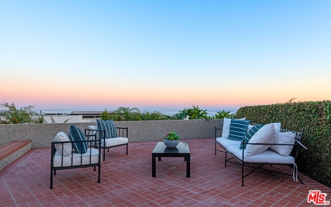 Building Photo - 18100 Wakecrest Dr