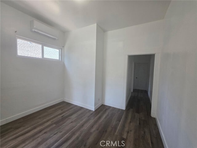 Building Photo - 2223 E 2nd St