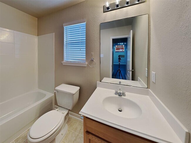 Building Photo - 3743 Jewel Point Dr