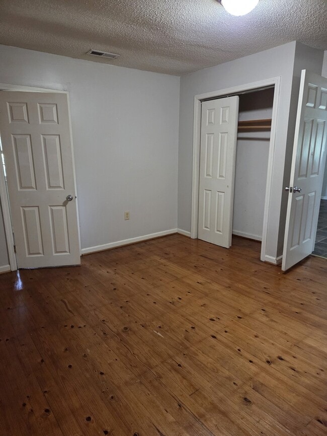 Building Photo - Charming 2 Bedroom in Summerfield