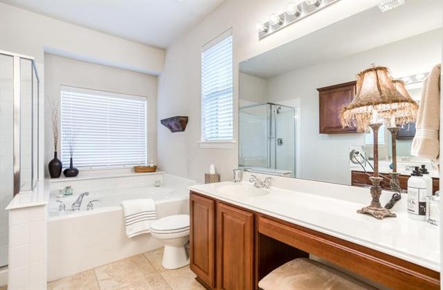 Building Photo - 11550 Henderson Dr