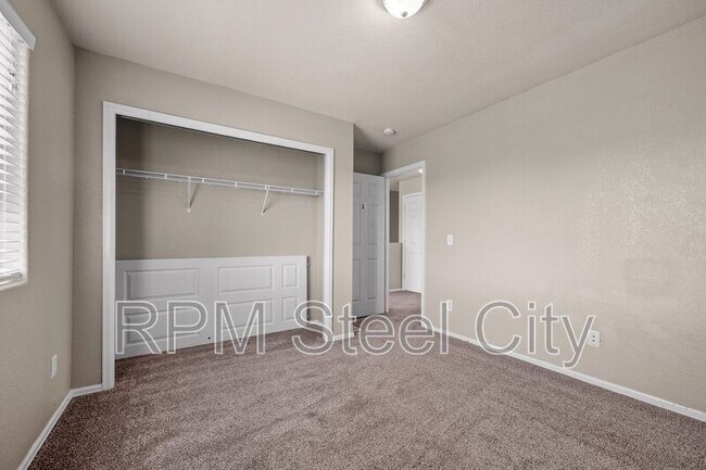 Building Photo - 2238 Meadowlark Ln