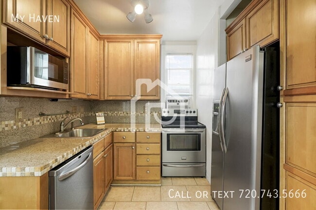 Building Photo - 228 N Pearl St