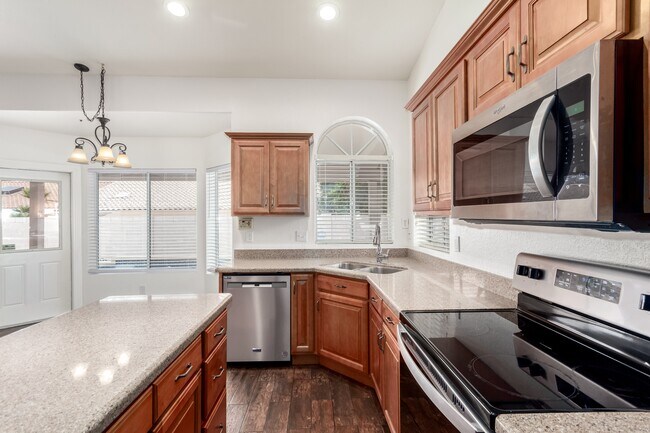 Building Photo - 9003 E Aster Dr