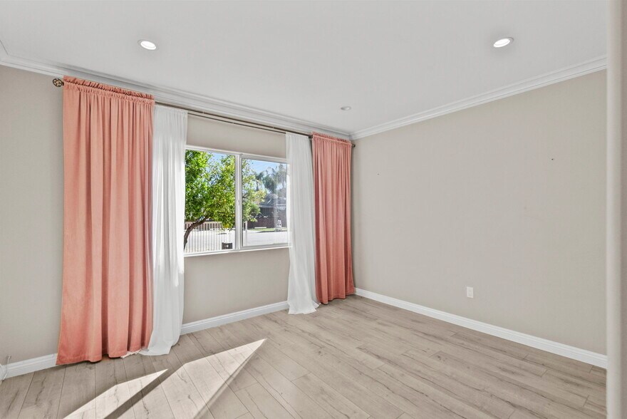 Building Photo - 6717 Cedros Ave