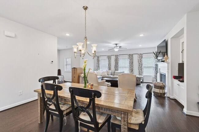 Building Photo - Stunning & Spacious Downtown Kennesaw Townhome 3 Bed 3.5 Bath w/2 Car Garage!