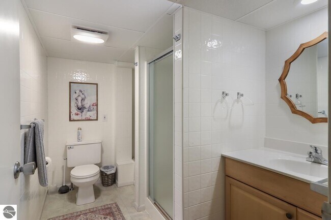 Building Photo - 7079 Hawley Rd