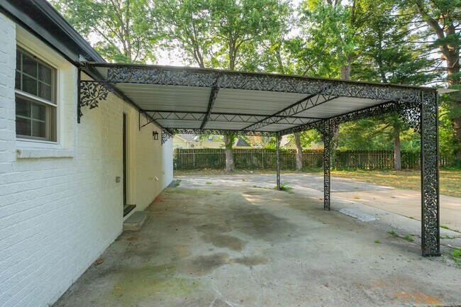 Building Photo - 1229 Berwick Trail