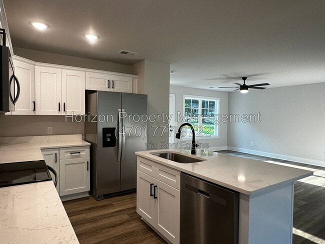 Building Photo - 2674 Fairlane Dr
