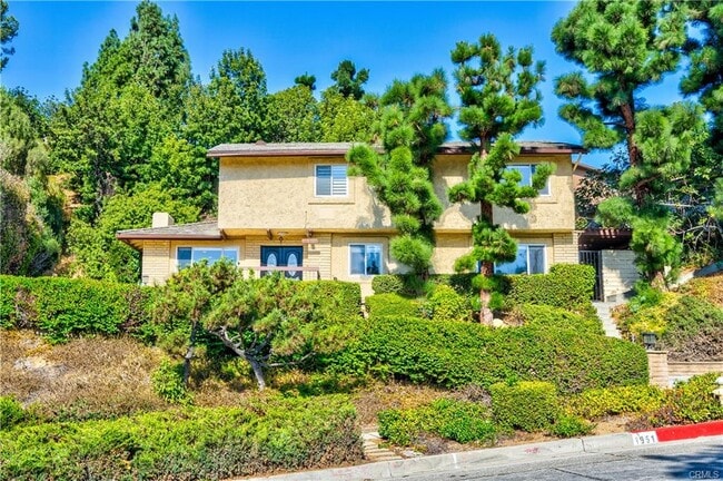 Primary Photo - 1951 Alpha St