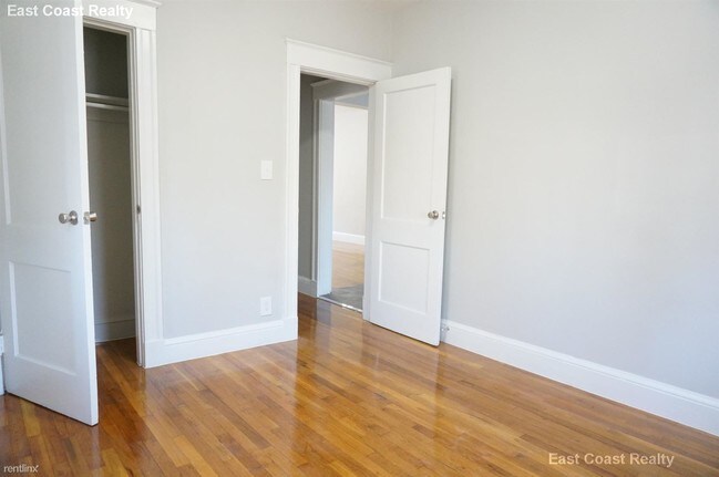 Building Photo - 25 Lourdes Ave