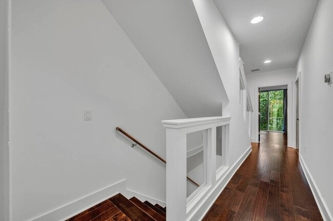 Building Photo - 438 W Swoope Ave