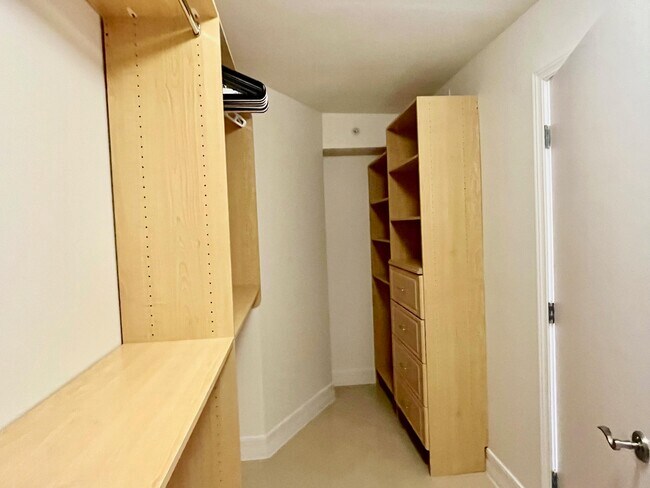 Building Photo - 3000 N Ocean Dr