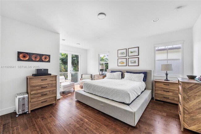 Building Photo - 10470 NW 69th Terrace