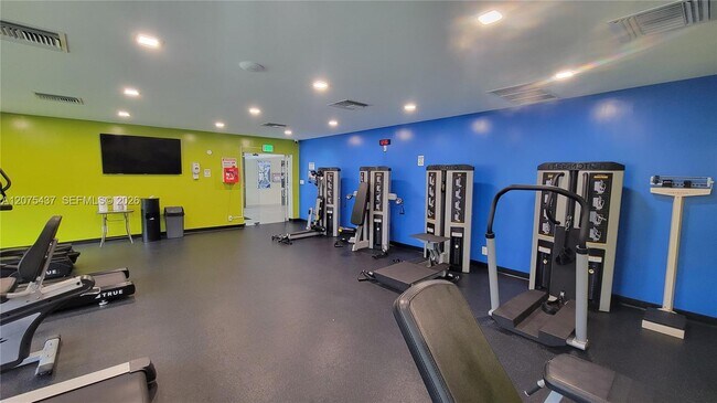 Building Photo - 2410 Deer Creek Country Club Blvd