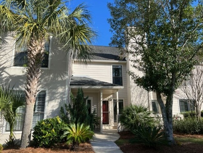 Primary Photo - Great Location!! 2 Bedroom Condo